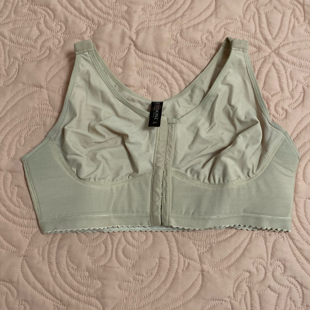 Sexyskinz surgery Bra
Post-surgery 
Surgical bra